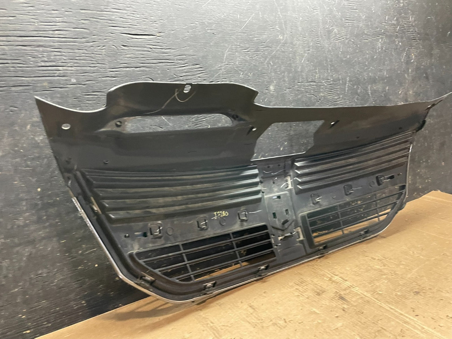 2009 to 2010 Dodge Journey Chrome Front Upper Grill Grille OEM z5960  DG5
