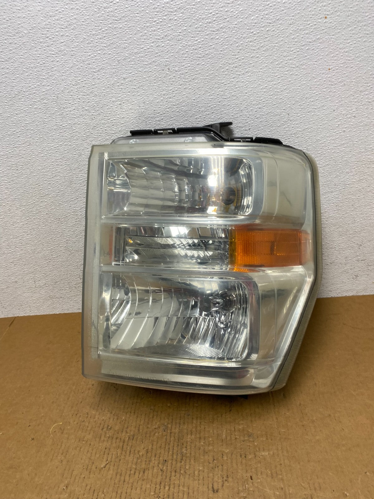 2008-2014 Ford Econoline E150 E250 E350 Left Driver LH Headlight AD9328 DW0