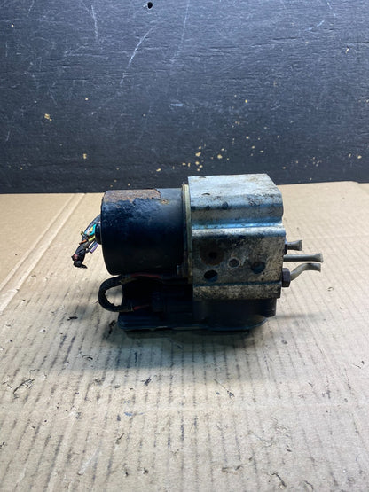 2003 to 2006 Chevrolet Tahoe ABS Pump 13354748 Module ab2718 DG2