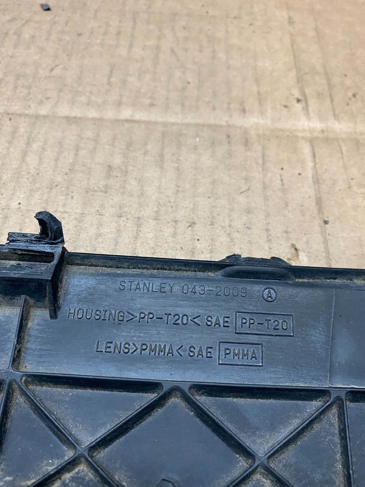 1995 to 1996 Subaru Legacy Wagon Trunk Mounted Center Tail Light Panel J3854 DG10