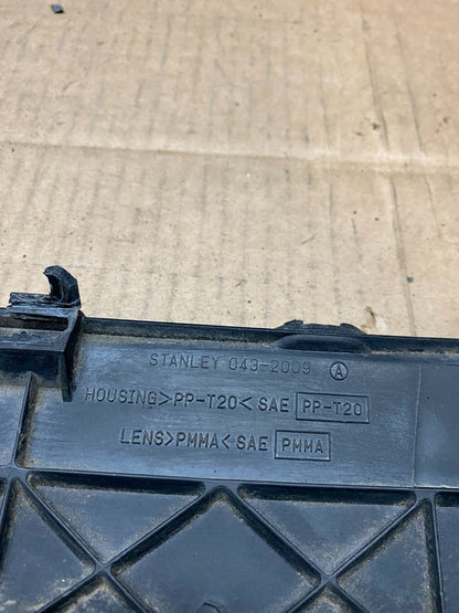 1995 to 1996 Subaru Legacy Wagon Trunk Mounted Center Tail Light Panel J3854 DG10
