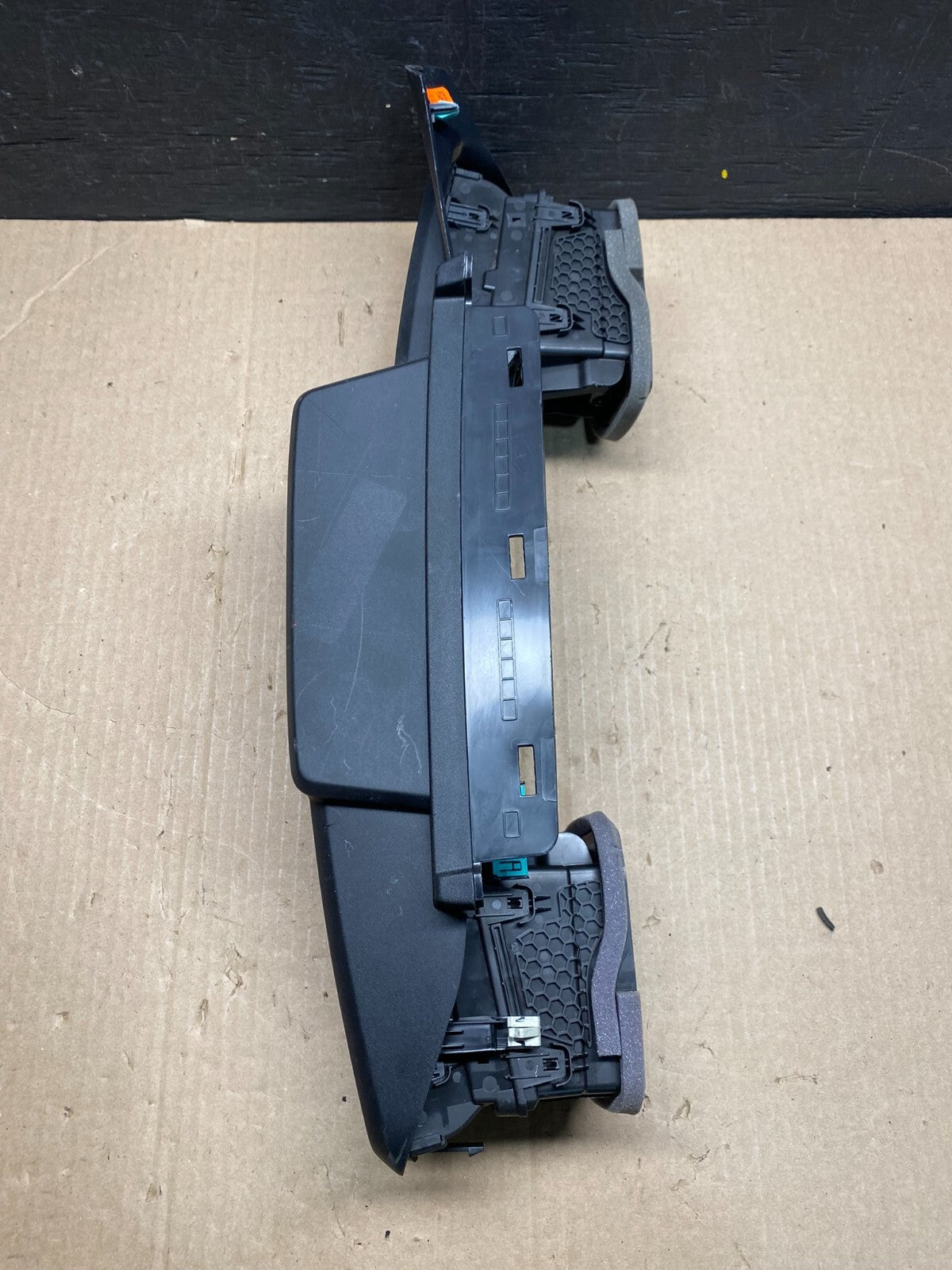 2020 to 2023 Ford  Explorer Console Radio Display Screen Air Vents F4950 DG1 Oem3