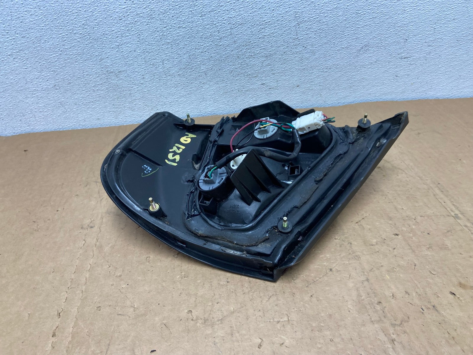2000 to 2001 Nissan Altima Left Driver LH Side Tail Light AD1251 LK4