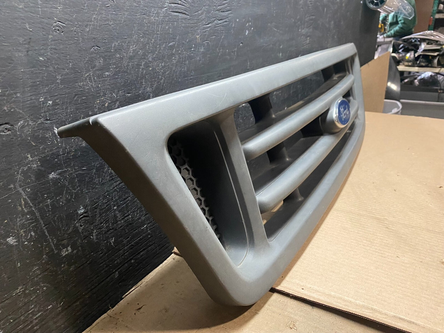 2003 to 2007 Ford Econoline E150 E250 E350 Front Grille Grille E4422 PS2
