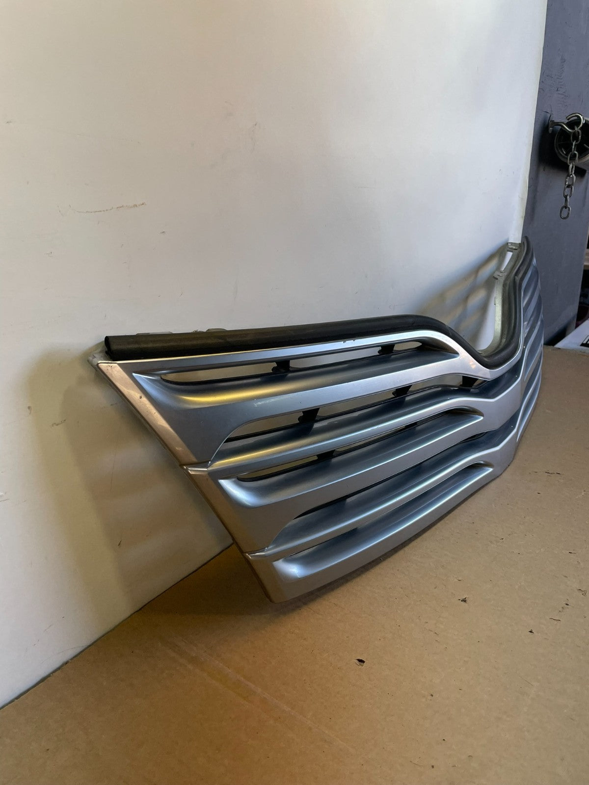 2009 to 2012 Toyota Venza Front Upper Grill Grille R2159 DG2