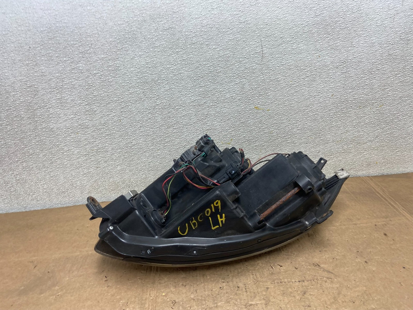 2003 2004 2005 Infiniti G35 Coupe Headlight Left Driver OEM Xenon HID Y6878 DW7