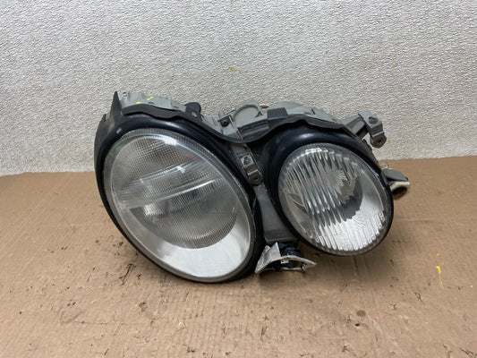 2000-2002 Mercedes E E320 E430 Right Passenger Xenon HID Headlight OEM Y0308 DG0