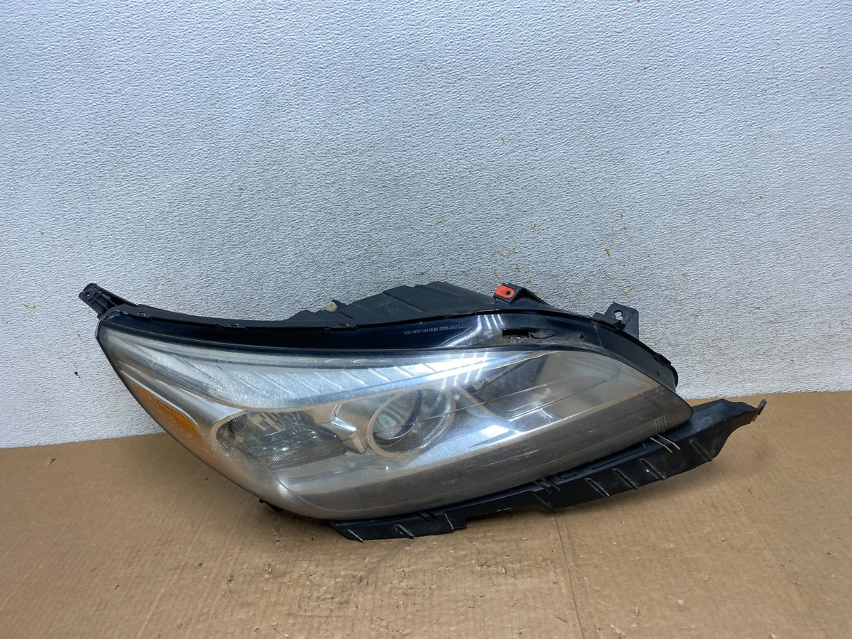 2013 - 2015 Chevrolet Malibu Projector Headlight Right Passenger AI5442 DW0