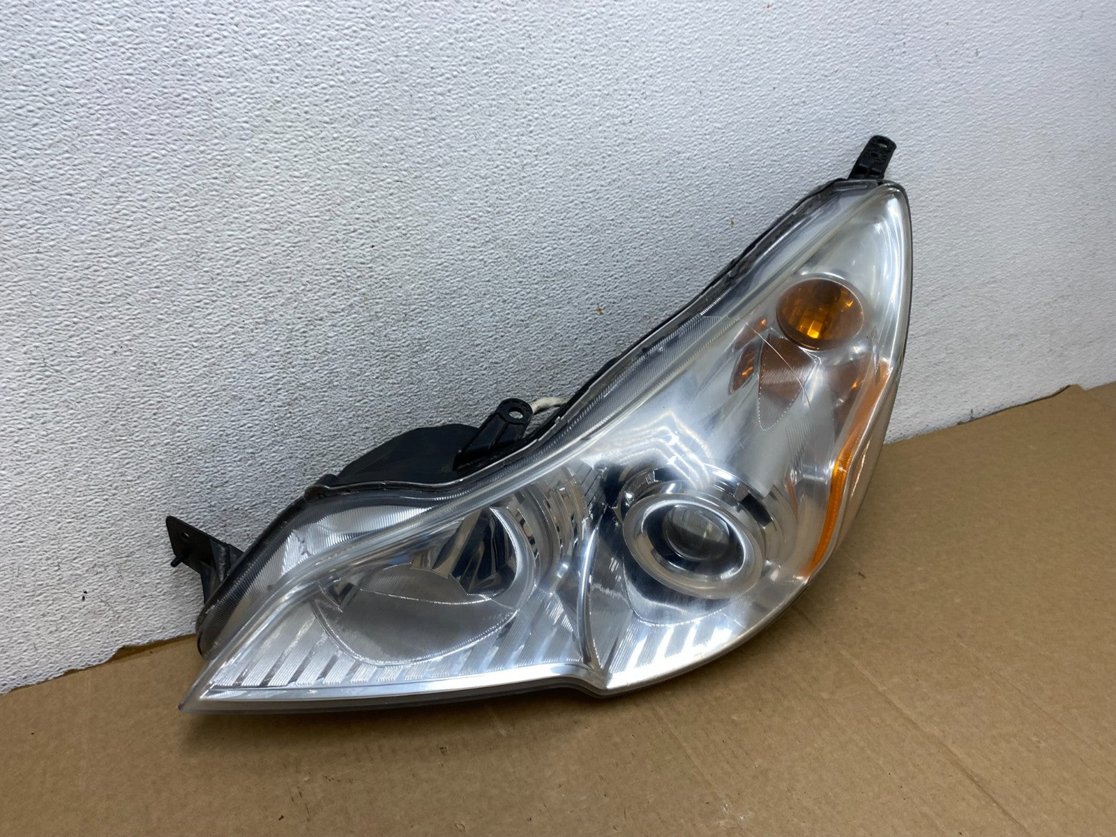 2010 2011 2012 Subaru Legacy Outback Left Driver Halogen Headlight AG1985 DW2