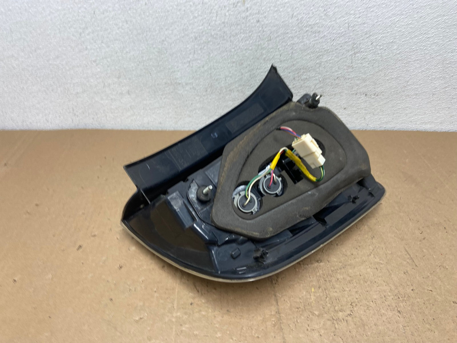 2006 to 2009 Toyota Prius Tail Light Right Passenger Side AC6073 LK6