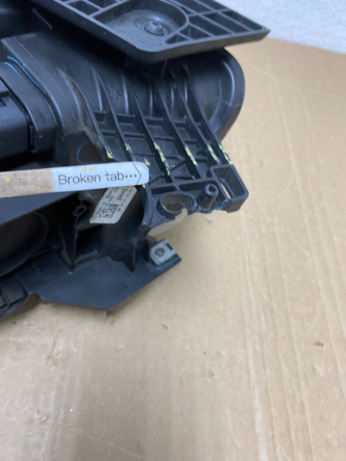 2017 - 2019 Ford Escape Right Passenger RH Side Halogen Headlight AG0479 DG5