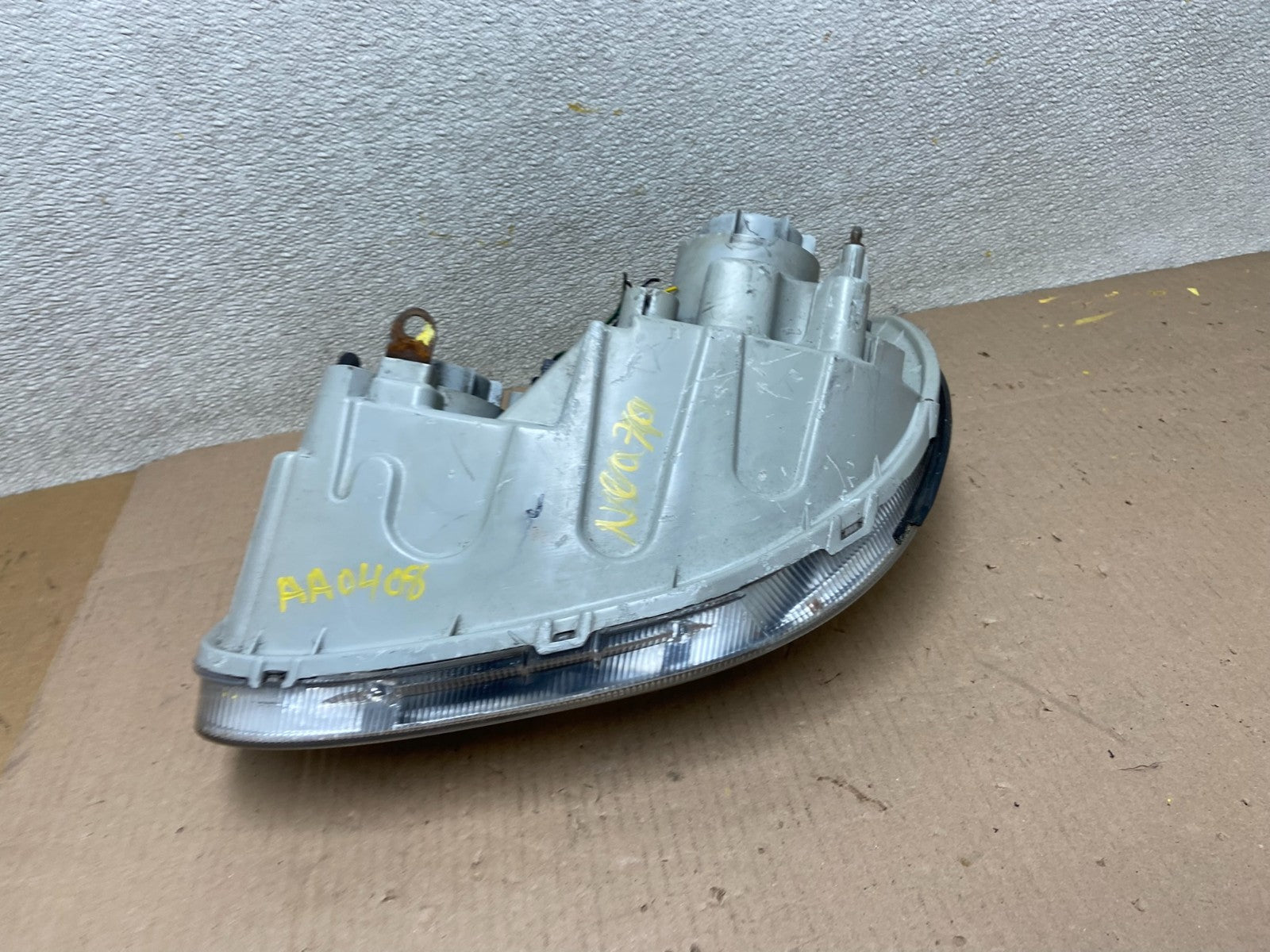 2002-2005 Hyundai Sonata Right Passenger Headlight Halogen Oem AA0408 DW7