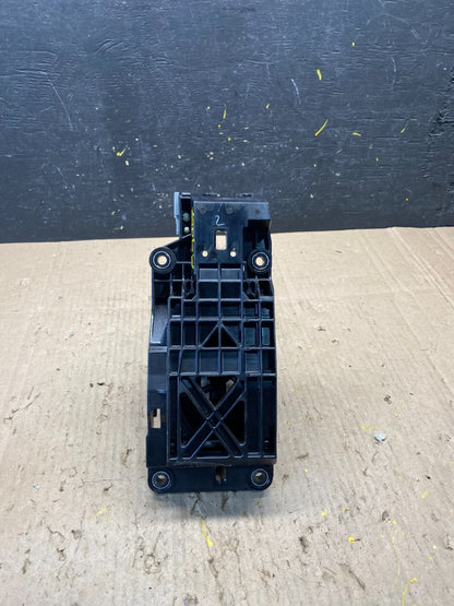 2013 to 2019 Lincoln MKT Automatic Transmission Gear Shifter Selector r9057 DG4
