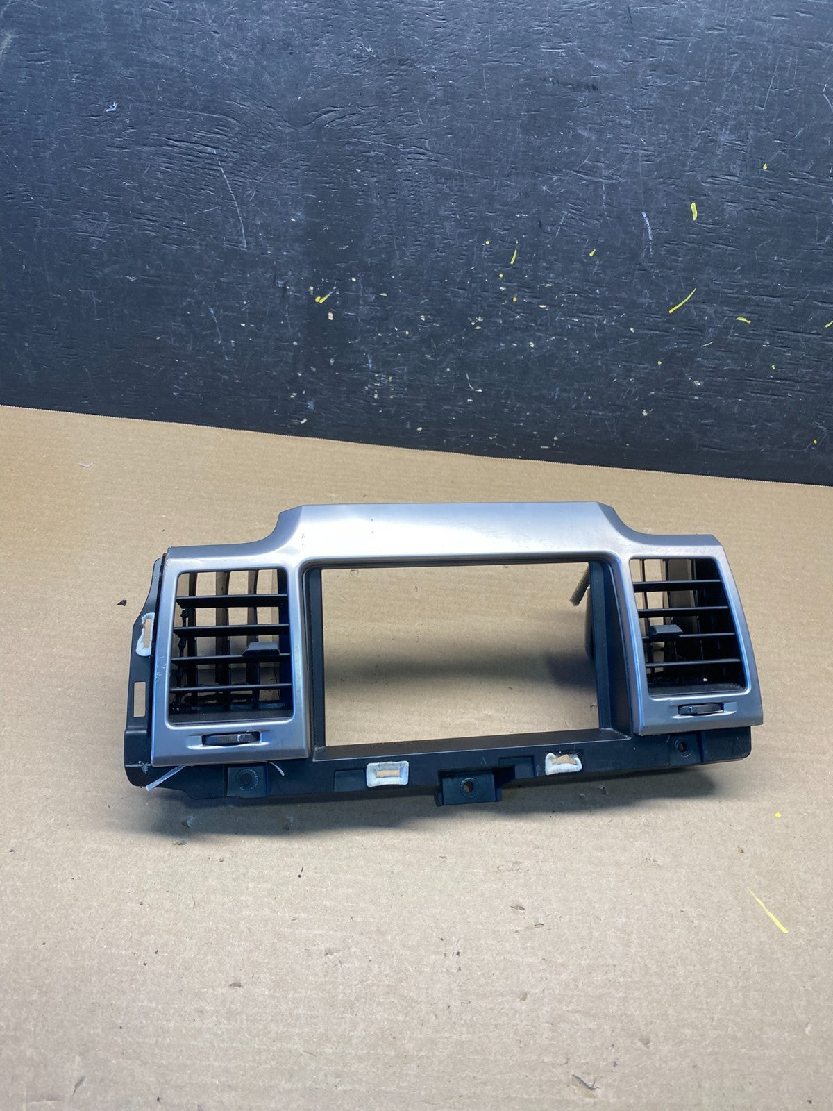 2010 - 2012 Lincoln MKZ Center Dash Gps Radio Bezel Panel Air Vent OEM S2609 DG0