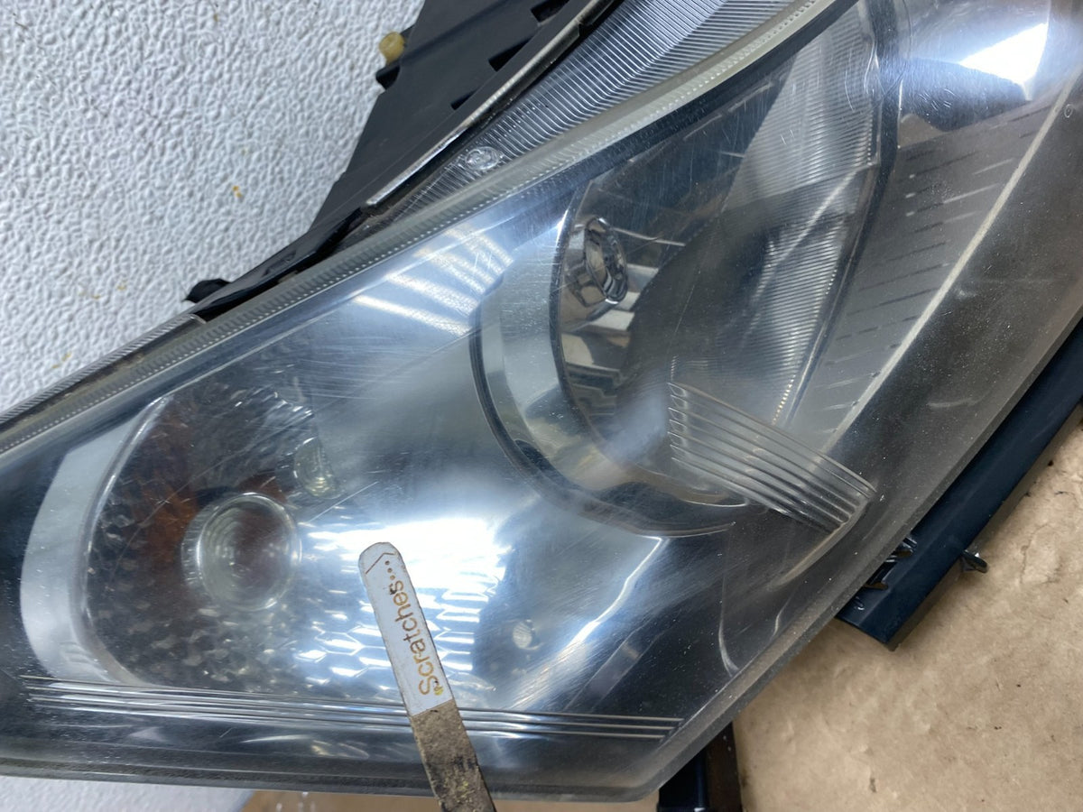 2011 to 2015 Chevrolet Cruze Halogen Left+Right Set Headlights AI1082 DW3
