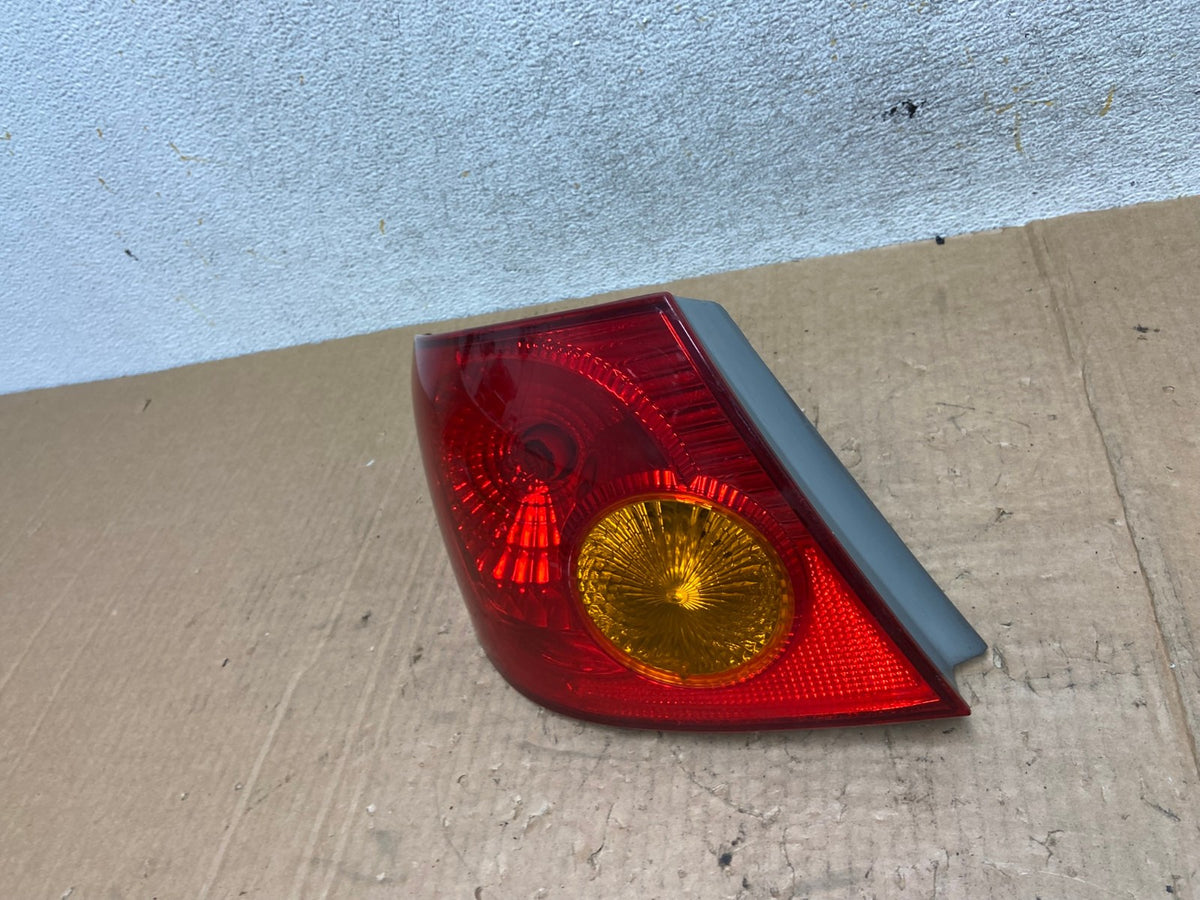 2003 to 2005 Toyota Corolla Left Driver Lh Side Tail Light AI5558 LK1