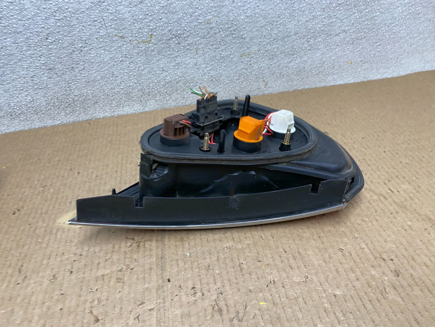 2008 to 2009 Jaguar XJ8 Right Passenger RH Side Tail Light OEM W5113 DW3