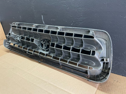 2001 to 2004 Toyota Sequoia Front Upper Grill Grille W/ Emblem Oem AB7578 DG9