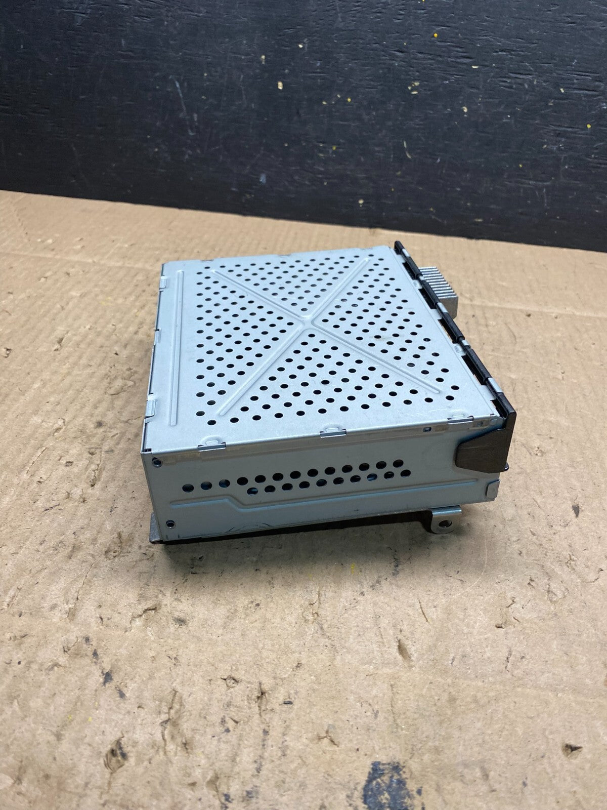 2005 - 2009 Audi A6 Stereo Tuner Receiver M6698 DG2