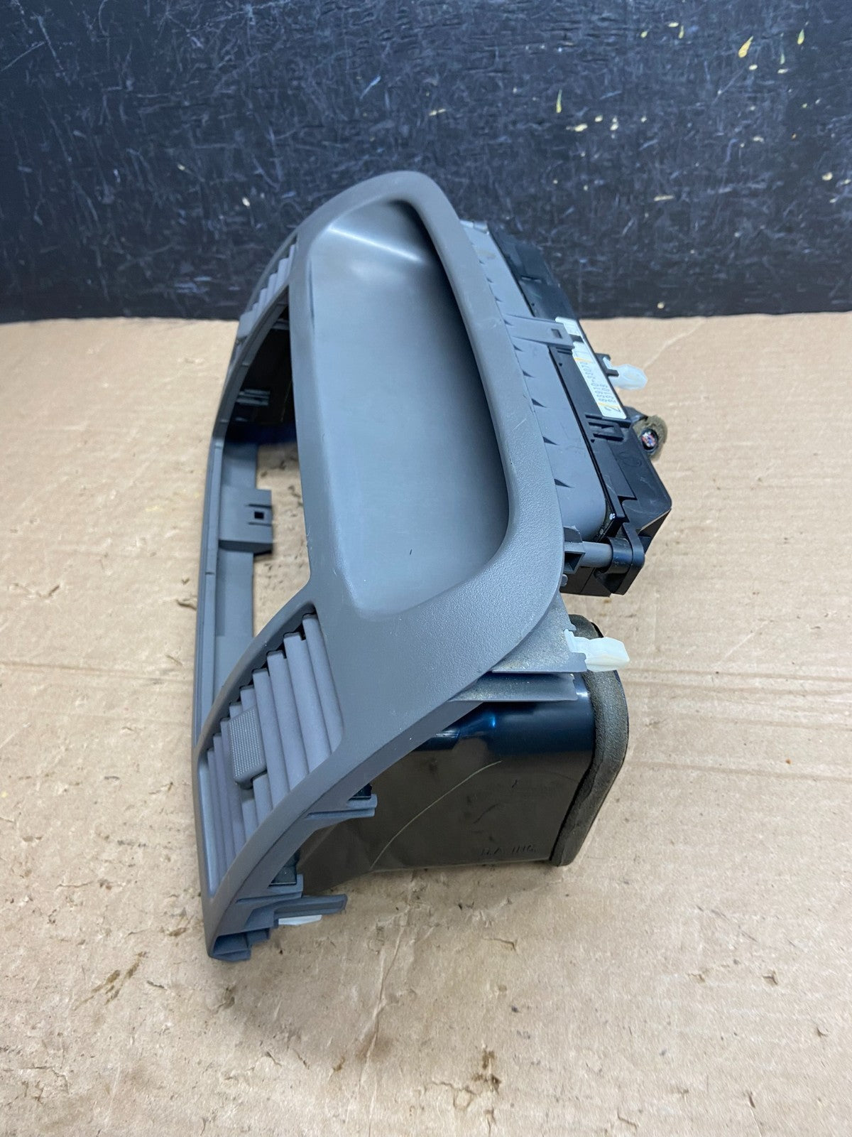 2002 2005 Toyota Camry Radio Center Console Air Vent Bezel Trim AF2226 DW2