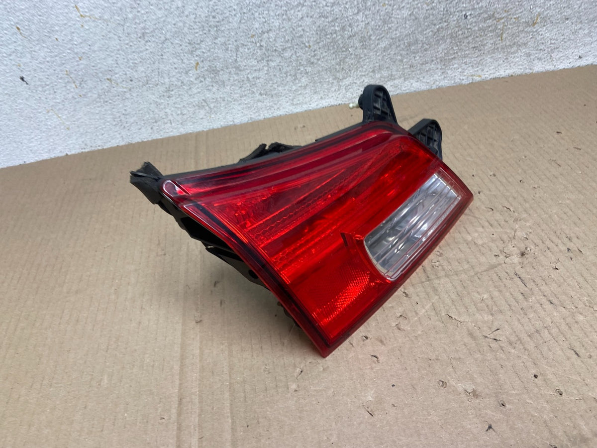 2010-2014 Subaru Outback Left Driver Lh Side Inner Tail Light AI9558 LK2