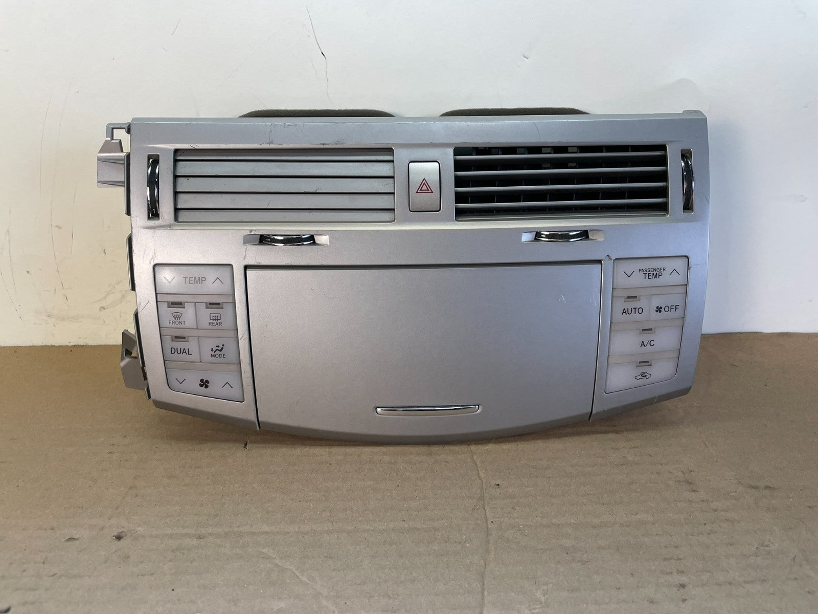 2005-2010 Toyota Avalon Climate Control A/C Heater Air Vent Panel Trim AG9943 DG0