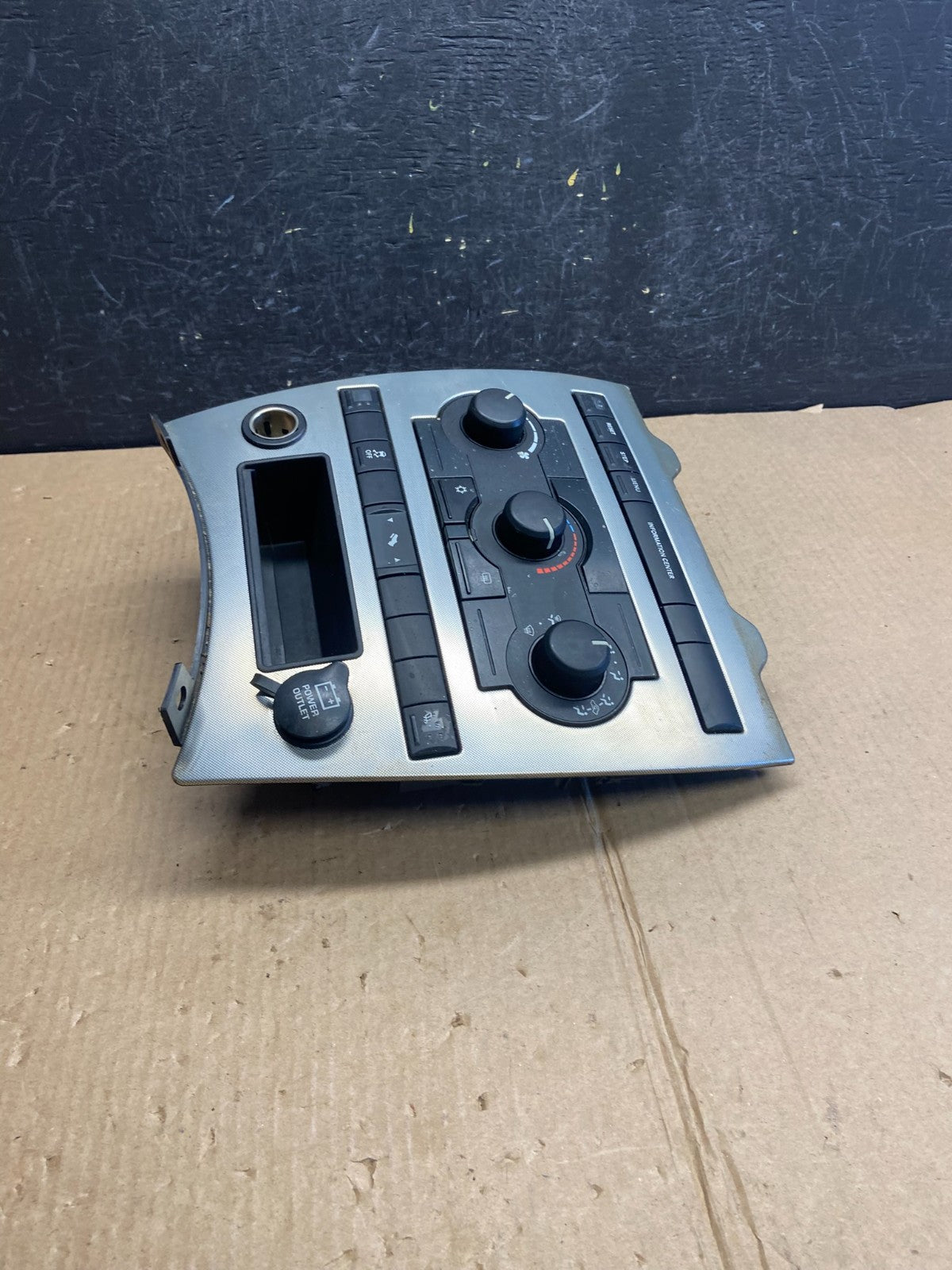 2005 2006 2007 Jeep Commander Grand Cherokee A/C Climate Control Bezel AE4470 DG2