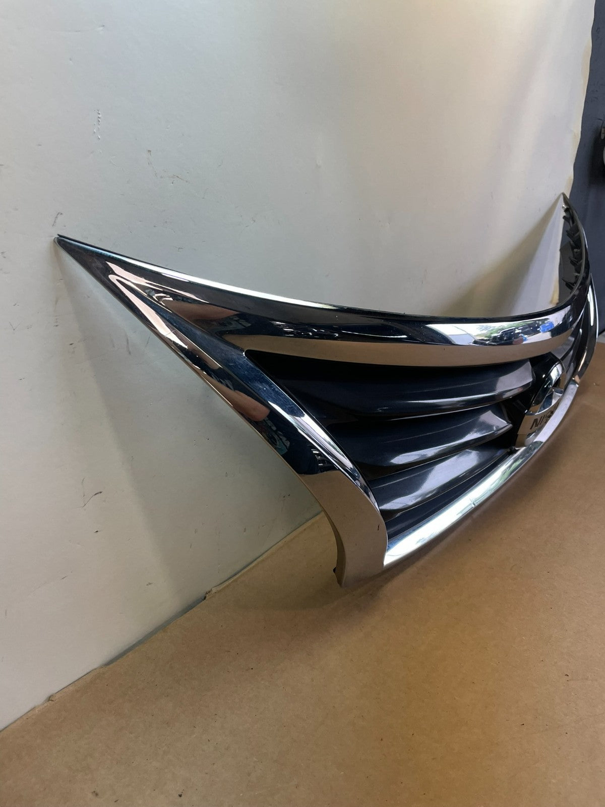 2013 to 2015 Nissan Altima Front Upper Grill Grille Sedan AF8566 DG2