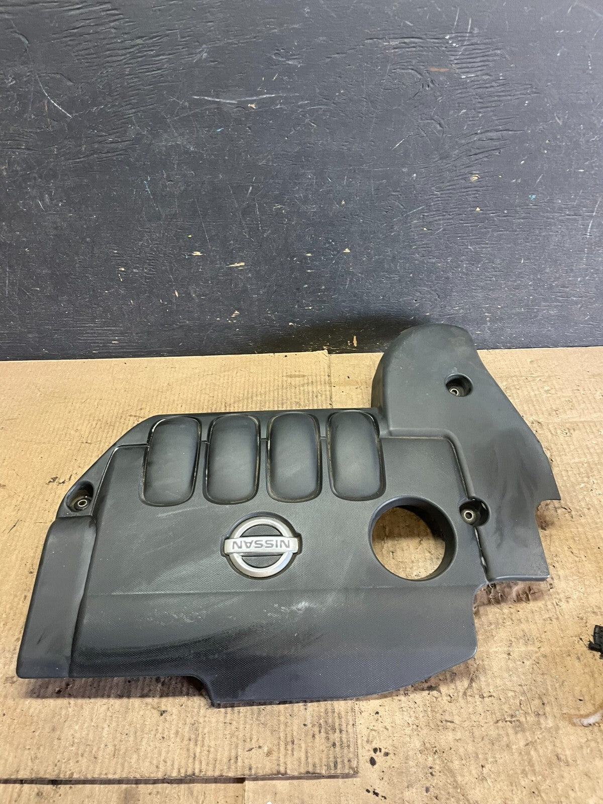 2007 to 2013 Nissan Altima 2.5 L Engine Cover M8868 DG1