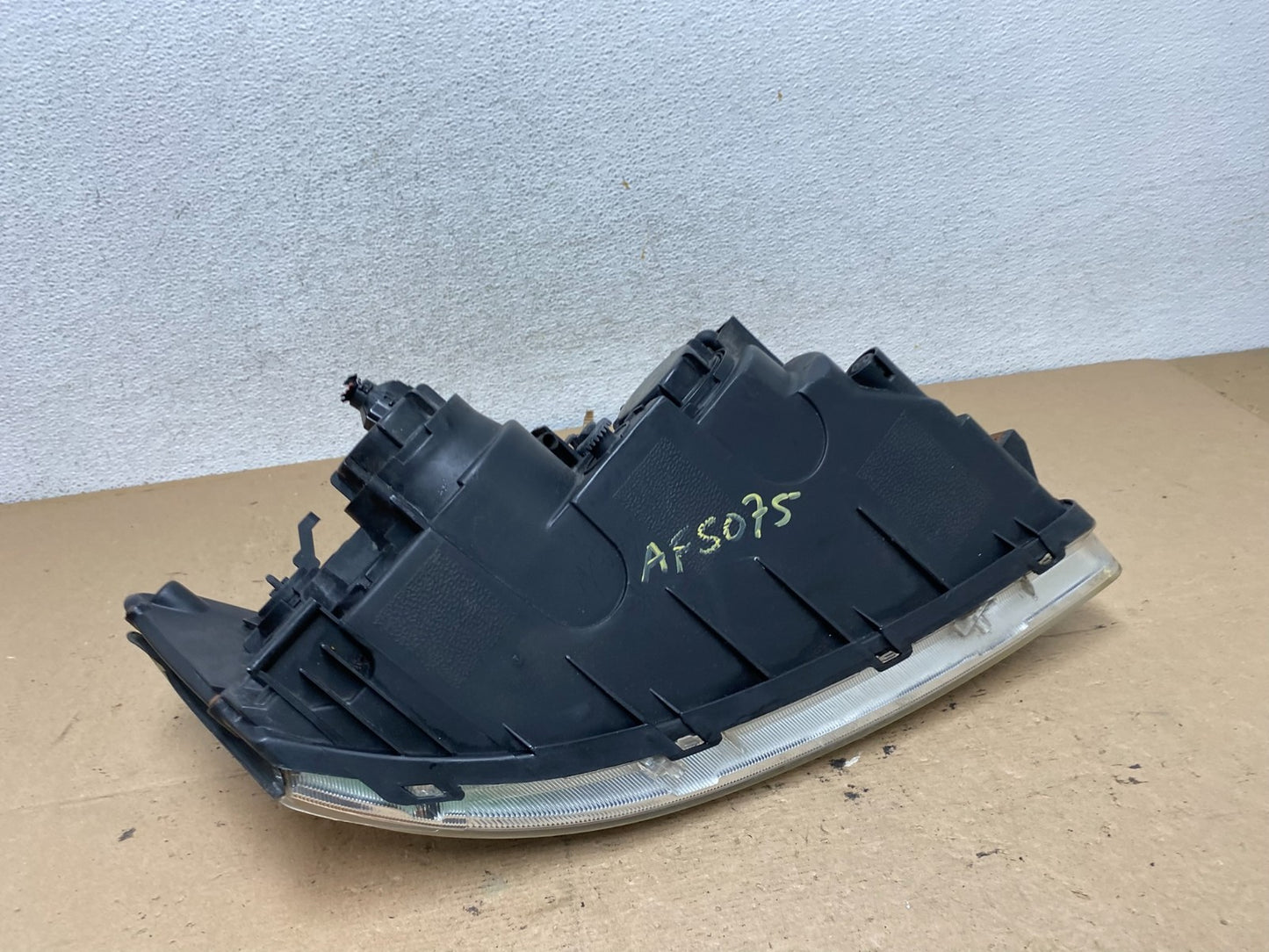 2006 to 2008 Hyundai Sonata Left Driver LH Side Headlight Halogen AF5075 DW7