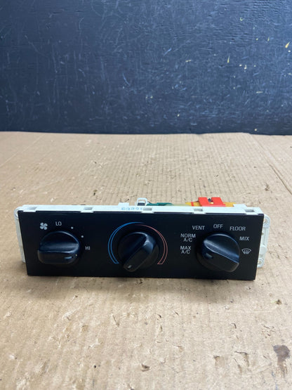 1995 to 1997 Ford Crown Victoria Marquis A/C Heater Climate Control ae3937 DG0