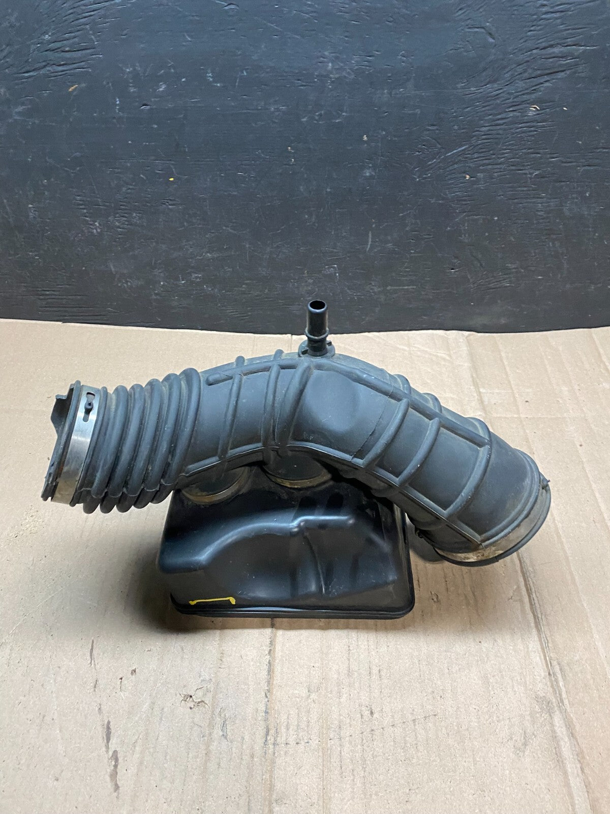 2009-2012 Ford Flex Taurus Lincoln Mks Air Hose  Duct Tube OEM F4106 DG14