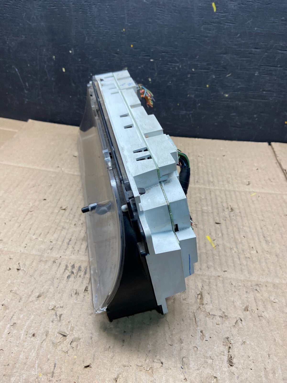 2000 to 2002 Ford Expedition Speedometer Instrument Gauge Cluster L6846 PS4