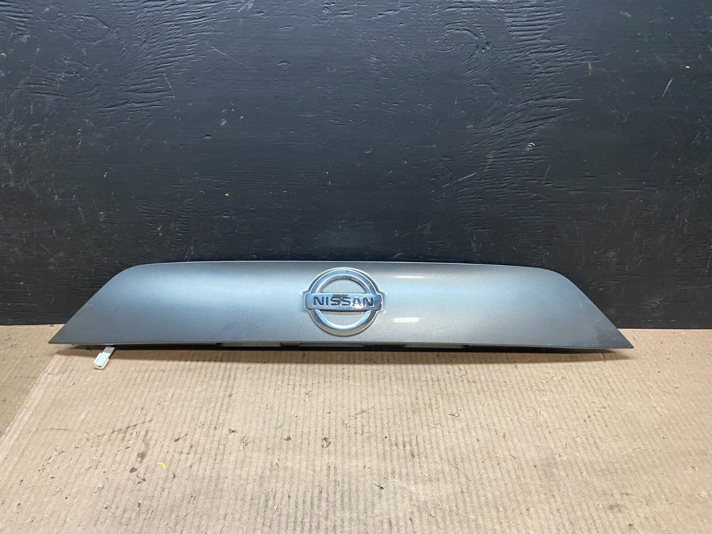 2017 to 2020 Nissan Rogue Sport Tailgage Trim Handle Molding E4732 DG10