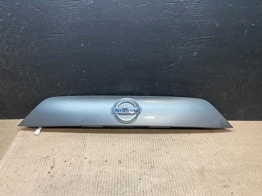 2017 to 2020 Nissan Rogue Sport Tailgage Trim Handle Molding E4732 DG10