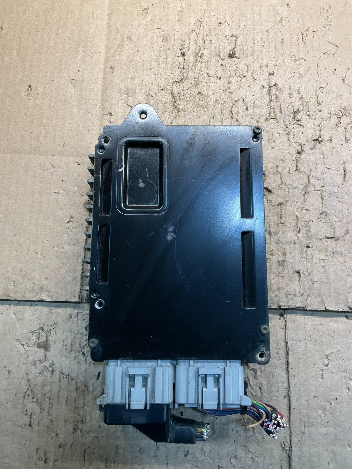 2000 Chrysler  Caravan  3.3L Engine Control Unit ECU Module W1439 DG2