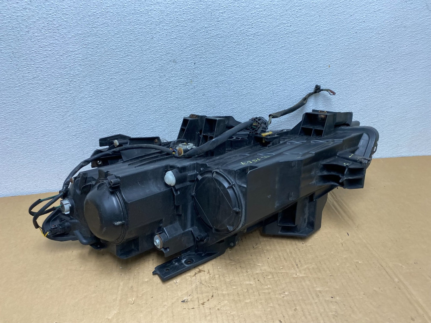 2010 - 2012 Mazda Cx9 Cx-9 Right Passenger RH Headlight Halogen AC7607 DW7