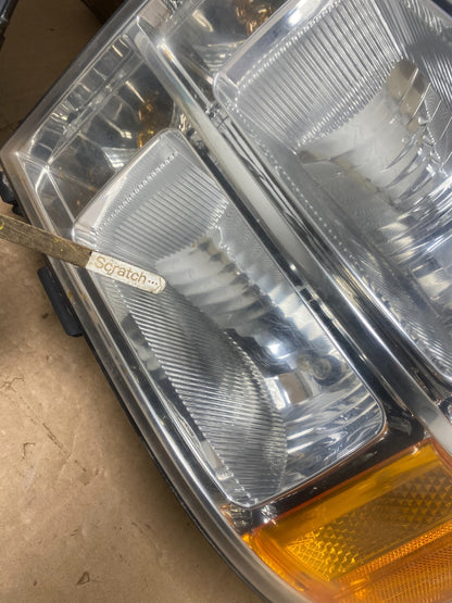2007 - 2014 GMC Sierra Left+Right Halogen Headlights U8455 DW6