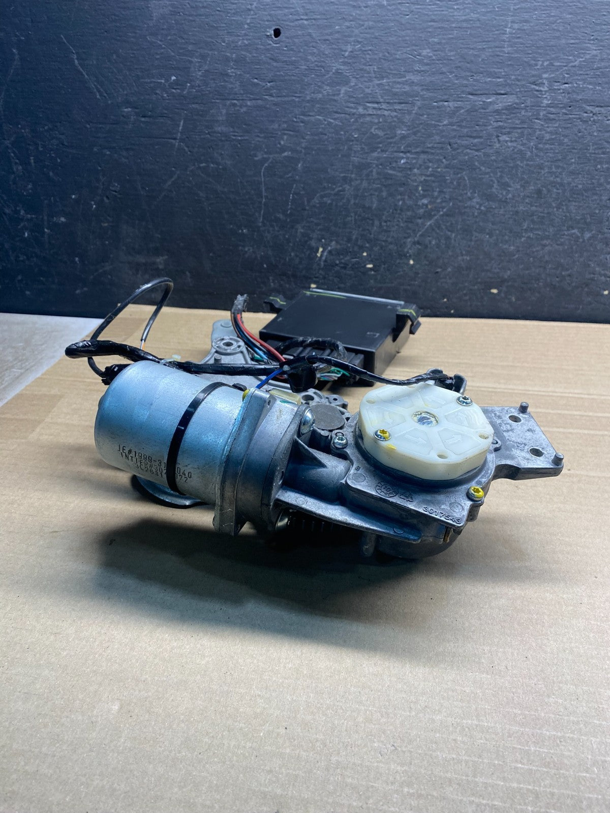 2009-2012 GMC Acadia Power Motor Liftgate Tailgate Control Module AF0042 DG2