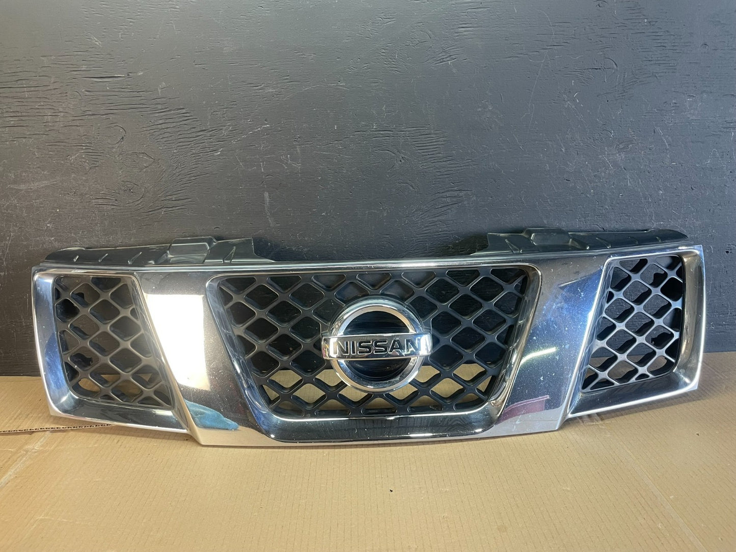 2005 2006 2007 Nissan Pathfinder Chrome Front Upper Grill Grille AE3506 DG0