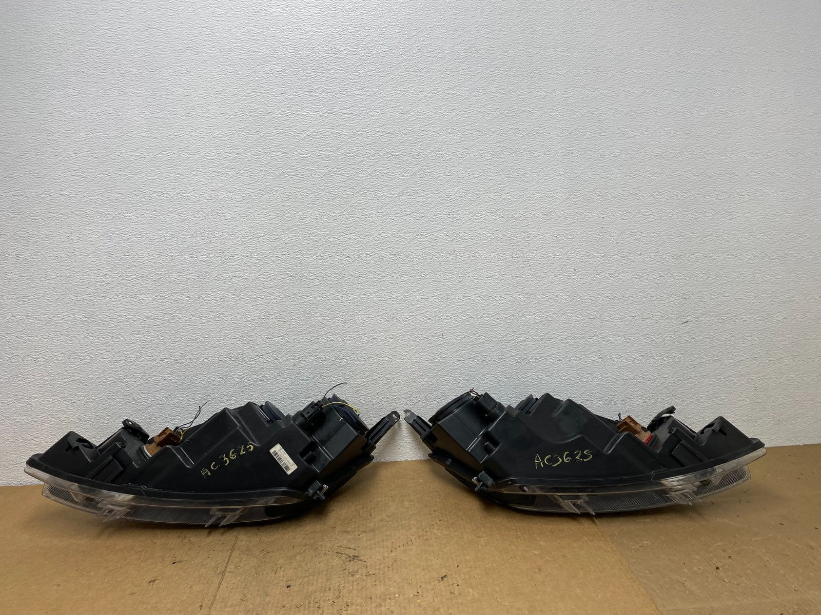 2010 2011 2012 Ford Fusion Left+Right Headlights Halogen OEM AC3625 DW10