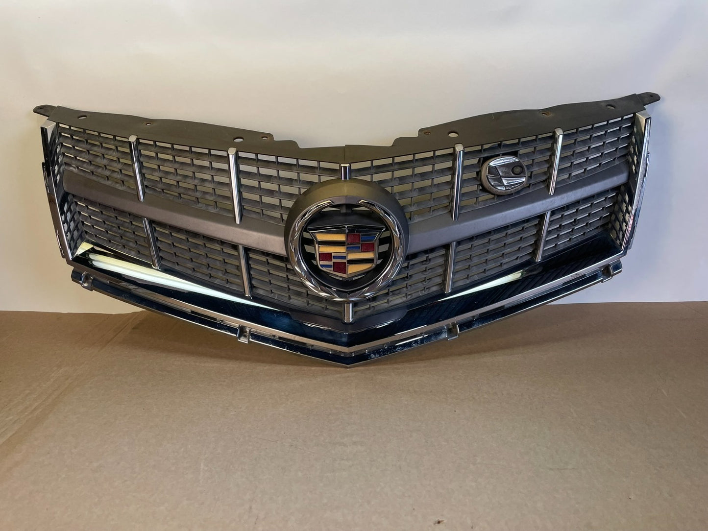 2010 2011 2012 Cadillac SRX Front Upper Grille Grill AG3014 DG0
