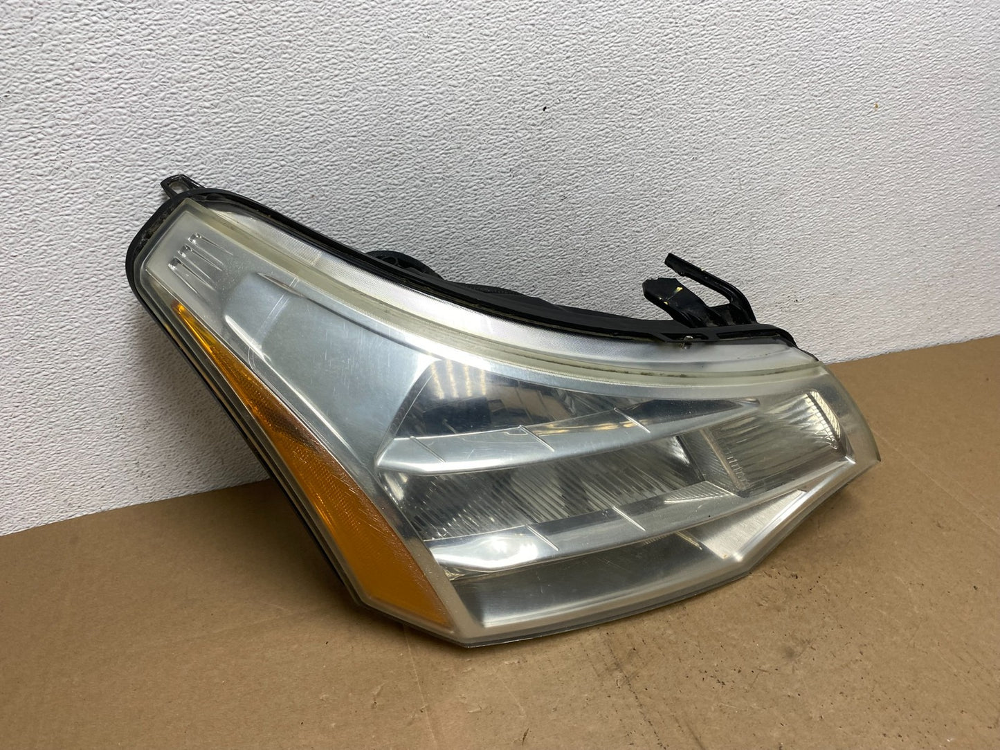 2008 2009 2010 2011 Ford Focus Right Passenger Rh Side Headlight AC5640 DW2