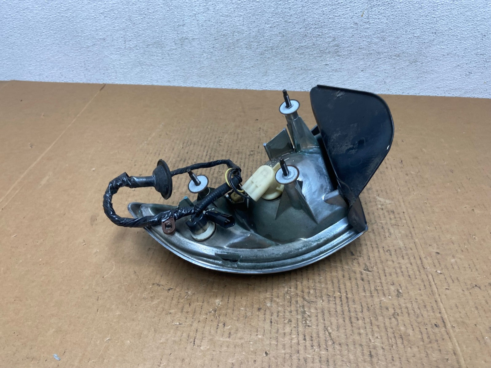 1997 - 1999 Buick Lesabre Left Driver Lh Side Tail Light AE1192 LK5