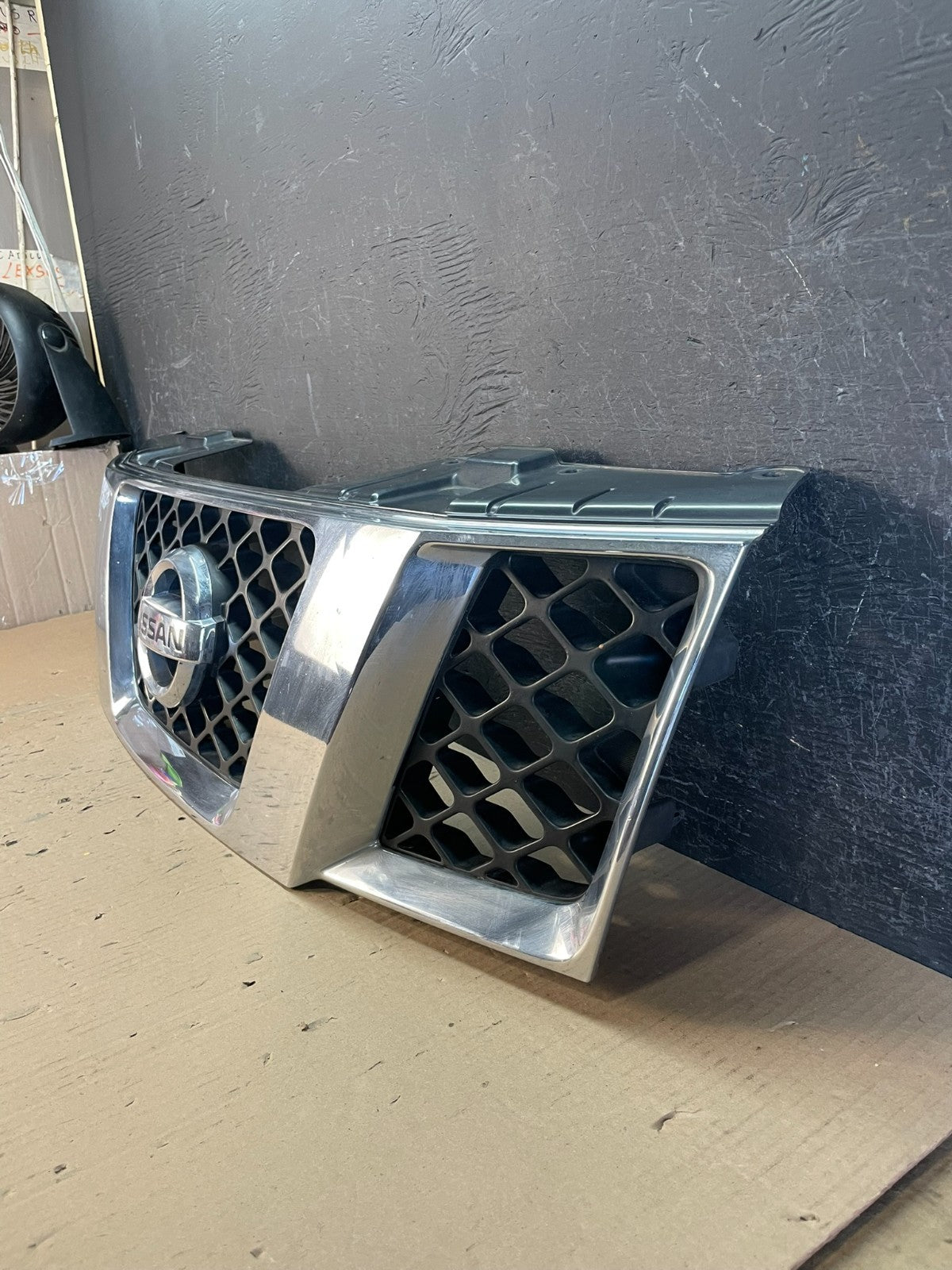 2005 2006 2007 Nissan Pathfinder Chrome Front Upper Grill Grille AE0759 DG1