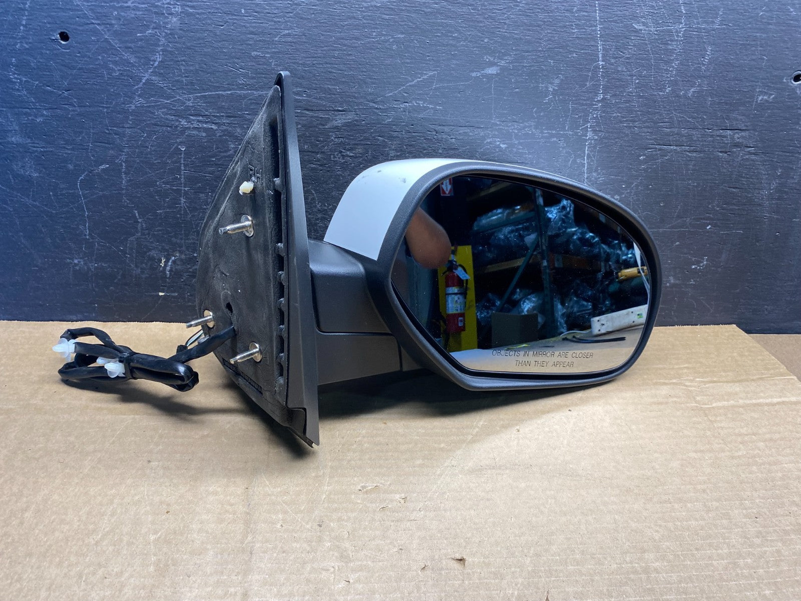 2009 to 2014 Gmc Yukon Right Passenger Side View Door Mirror ad9678 DG2