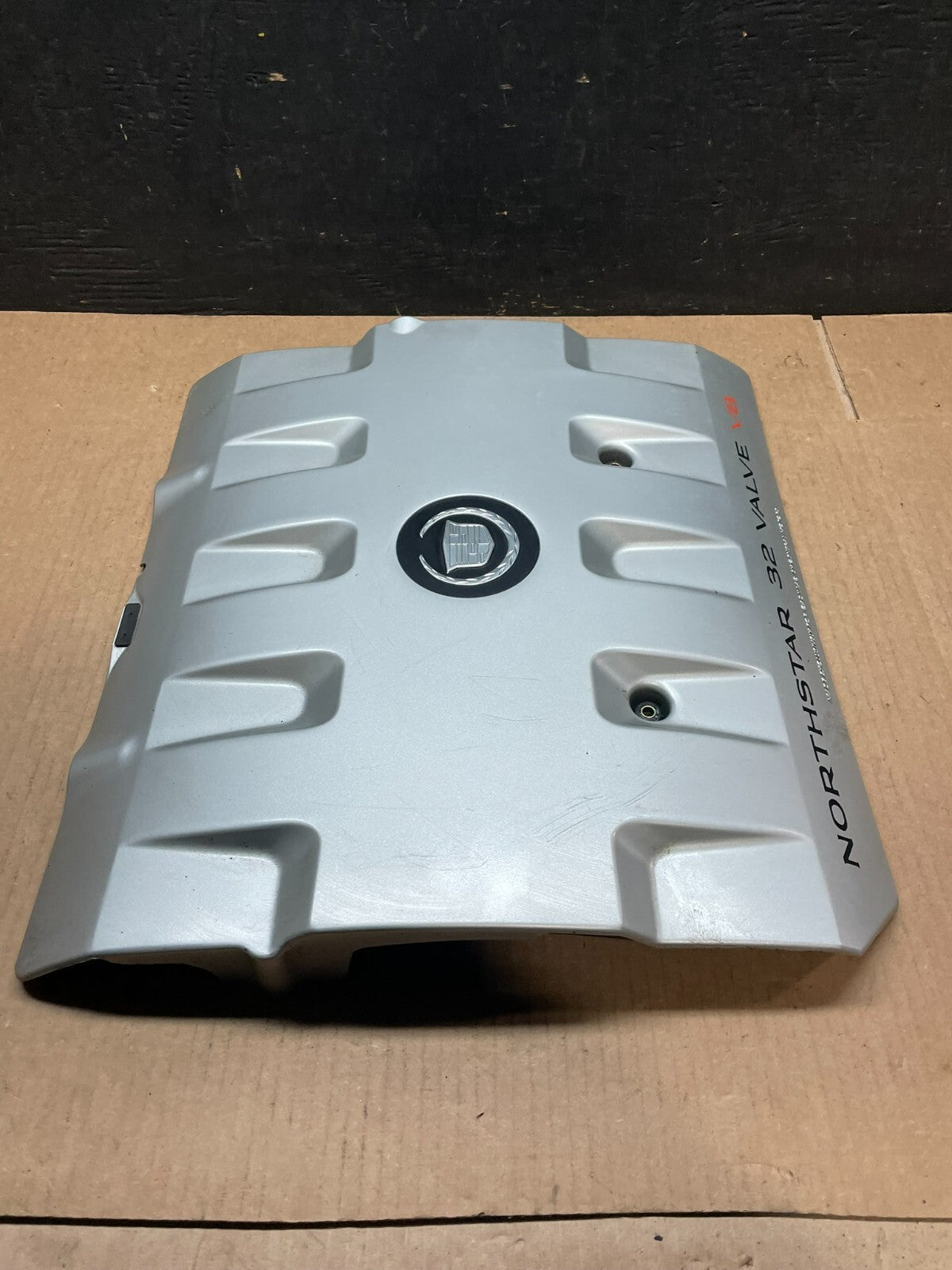2001 to 2004 Cadillac Deville Seville Northstar Engine Motor Cover J7378 DG3