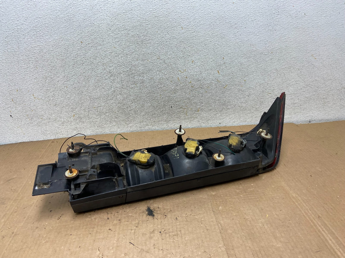 1982 to 1992 Chevrolet Camaro Right Passenger RH Side Tail Light AI9091 LK4
