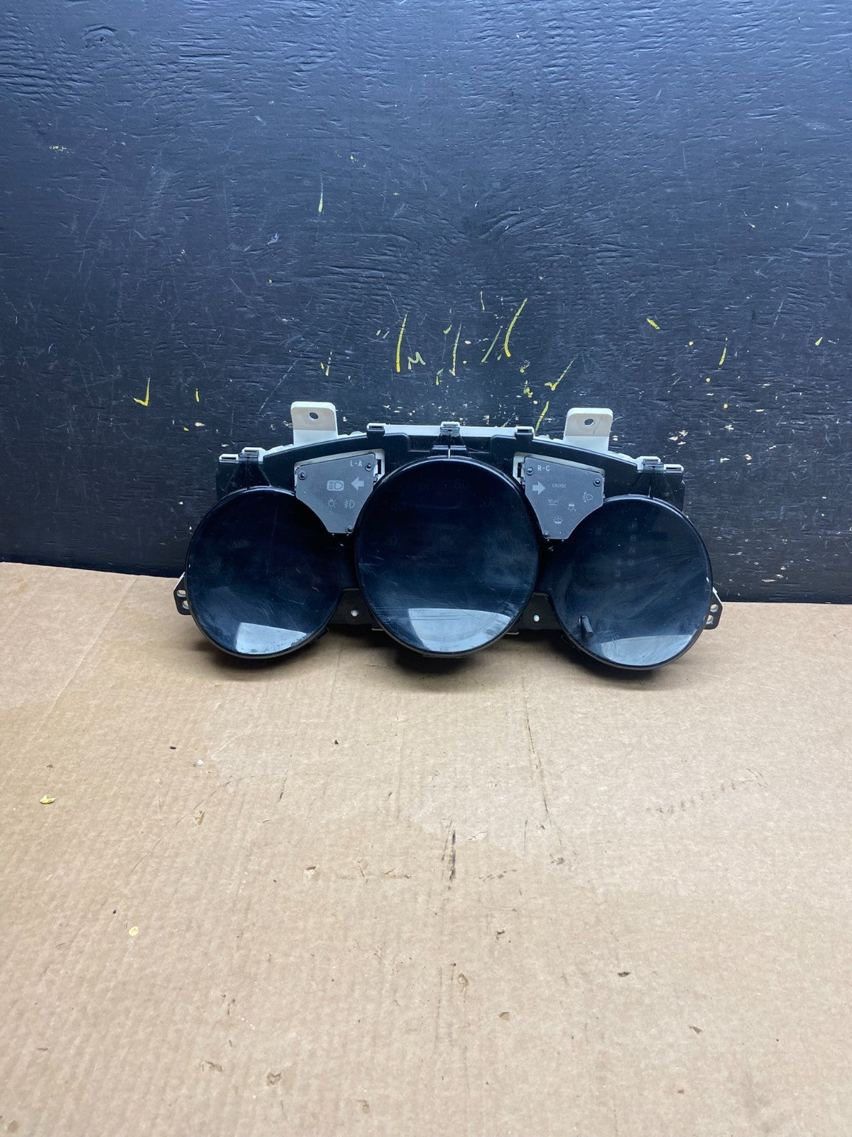 2004 to 2006 Lexus ES330 Speedometer Cluster Gauge OEM z4104 DG0