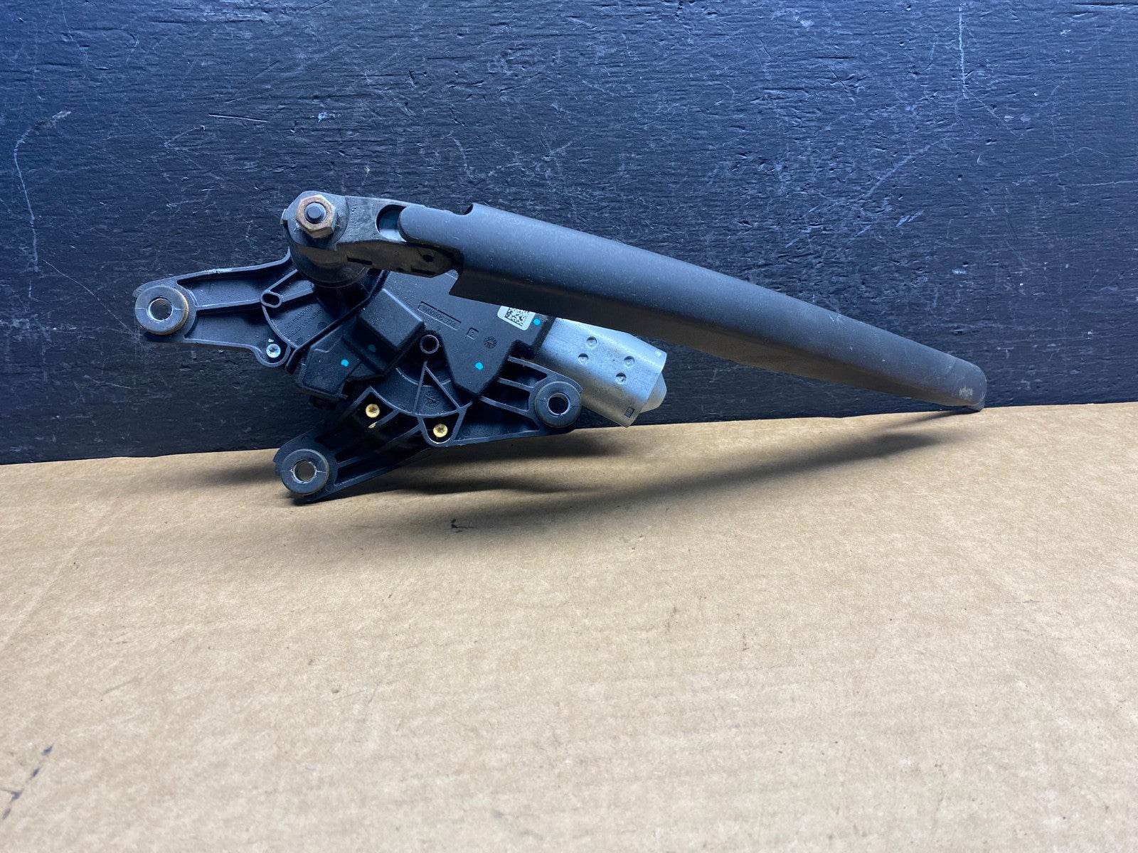 2020 to 2023 Ford Explorer Rear Windshield Wiper Motor ad7517 DG0